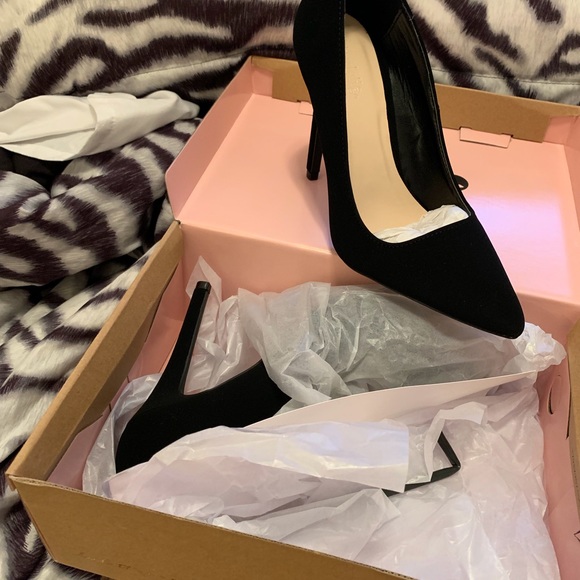 Shoes - Picture 4 of 5